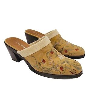 A Marinelli Tan Floral Suede Embroidered 2.5” Heeled Clog Mule Women’s 8